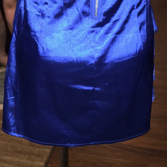 Beautiful dress - Picture 6 of 8